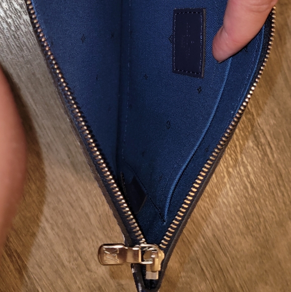 Louis Vuitton Escale Collection Neverfull Pouch - Picture 8 of 8